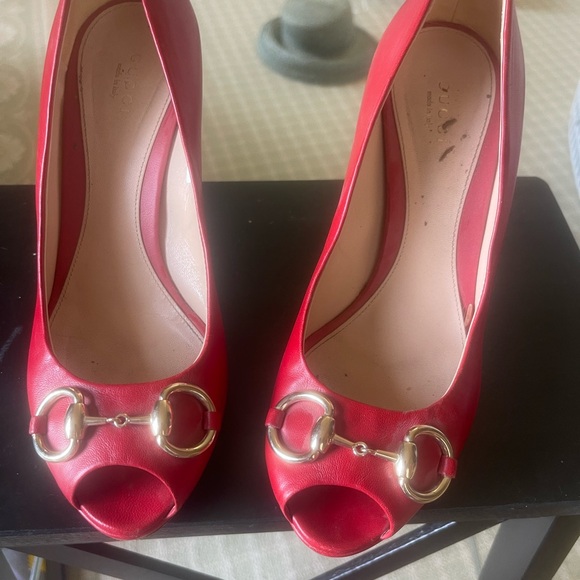 Classic Gucci red pump - Picture 2 of 5